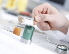 CRB GmbH | Preparation of an airfilter | © CRB Analyse Service GmbH